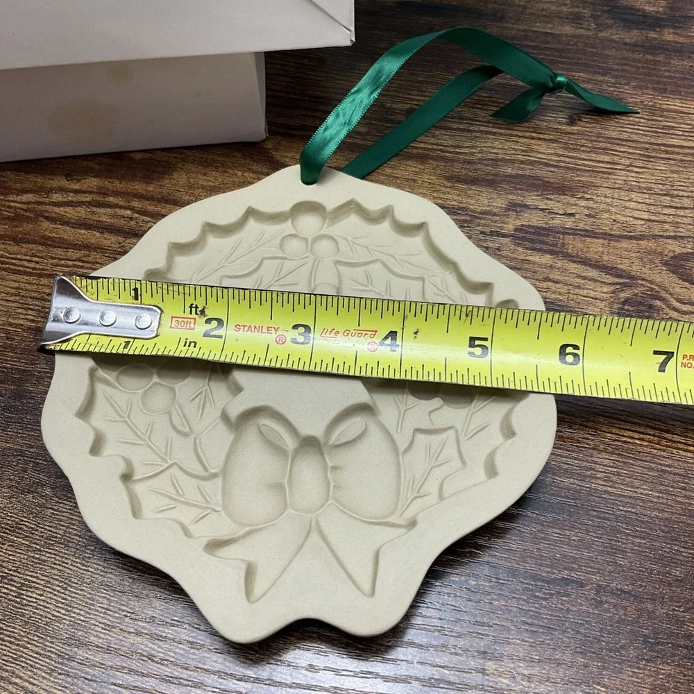 Brown Bag Cookie Art Mold Wreath 1988 Holly Bird Stoneware Vintage Box